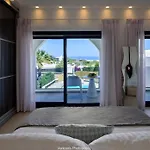 Beautiful Santorini 3 Bedrooms Phos Private Pool & Seaviews Vila Karterados (Santorini)
