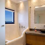 Vila Beautiful Santorini 3 Bedrooms Phos Private Pool & Seaviews Karterados (Santorini)