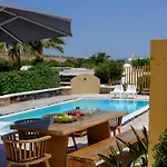 Beautiful Santorini 3 Bedrooms Phos Private Pool & Seaviews Villa Karterados (Santorini)