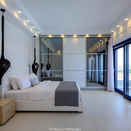 Beautiful Santorini 3 Bedrooms Phos Private Pool & Seaviews Villa Karterádos