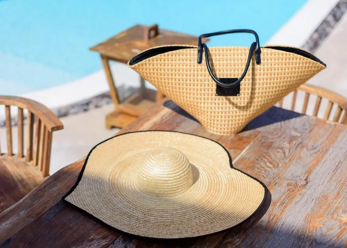 Beautiful Santorini 3 Bedrooms Phos Private Pool & Seaviews Villa Karterados (Santorini)